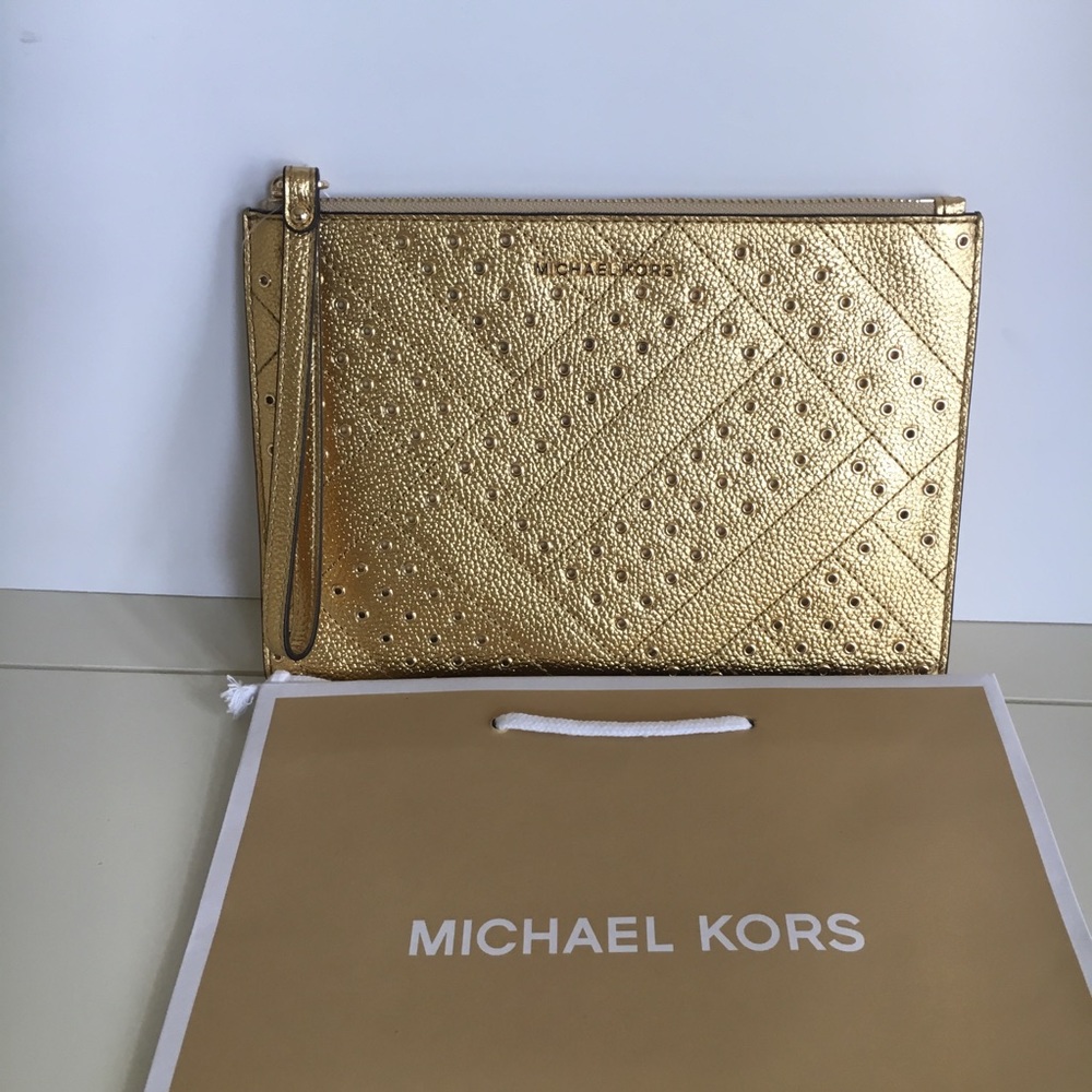 MICHAEL KORS JET SET TRAVEL CLUTCH WRISTLET
